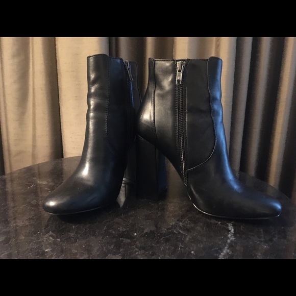 Steve madden trix leather block heel bootie Clearance